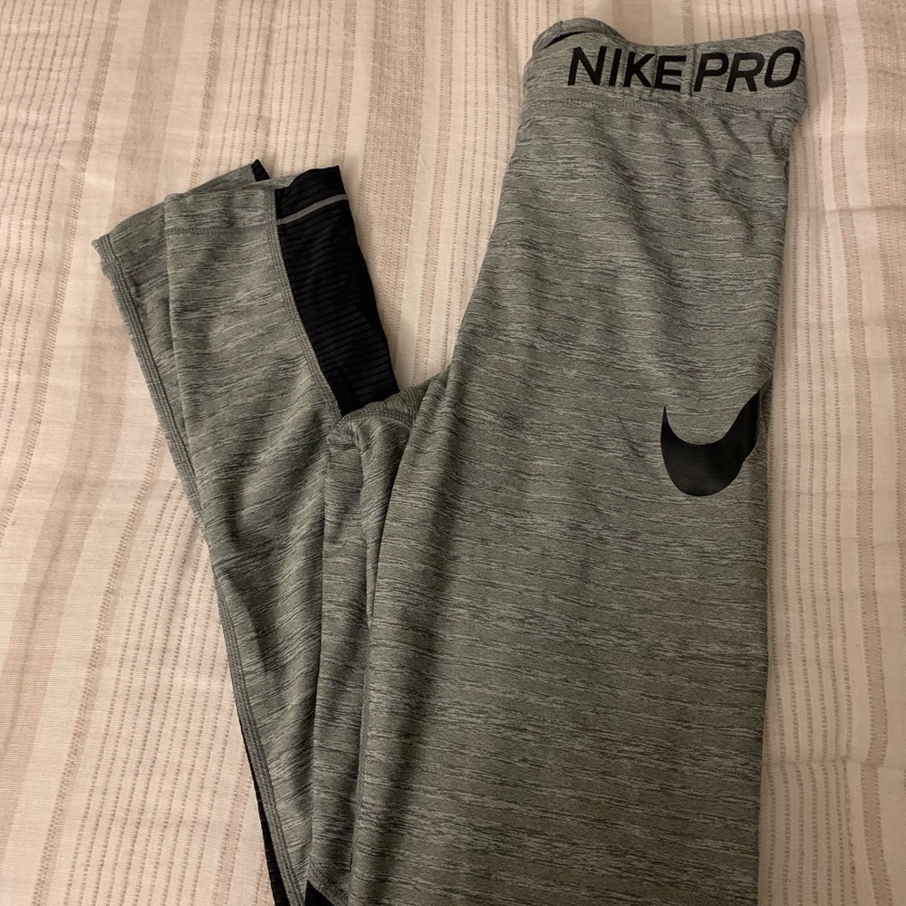Womens Nike pro
